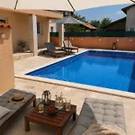 Dorina Casa vacanze *
